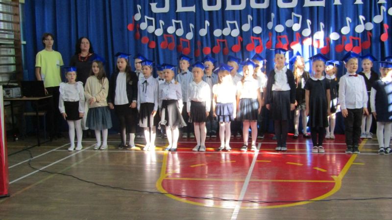 Ślubowanie pierwszych klas | Szkoła Podstawowa nr 13 im. Władysława