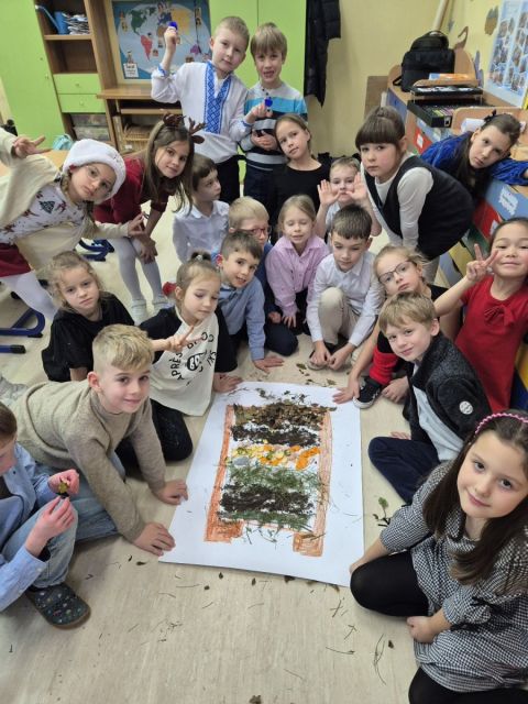 W naszej szkole rozpoczął się projekt „Dwujęzyczność łamie bariery”, w ramach którego realizujemy zajęcia dwujęzyczne z wykorzystaniem metody CLIL. Już teraz uczniowie mieli okazję uczestniczyć w różnorodnych aktywnościach edukacyjnych, które łączą naukę języka angielskiego z praktycznym doświadczeniem.