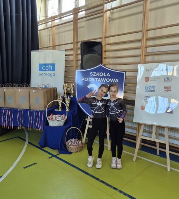 Uczennice klasy 1a, Michalina i Helena Murawskie, odniosły wspaniały sukces w międzyszkolnym konkursie organizowanym przez SP nr 28 „Dance ma sens”. W swojej kategorii wiekowej, występując w formacji duet, zajęły 3 miejsce.