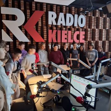 Uczniowie klas VI w Centrum Edukacji Medialnej