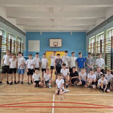 SZKOLNE MISTRZOSTWA BADMINTONOWE