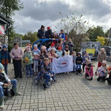 Drugoklasiści w muzeum motoryzacji