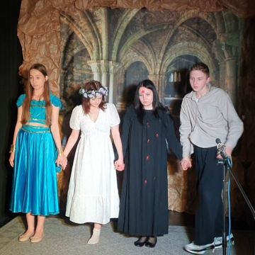 Nasi uczniowie laureatami V Wojewódzkiego Konkursu Teatralnego „Scena jest dla nas”